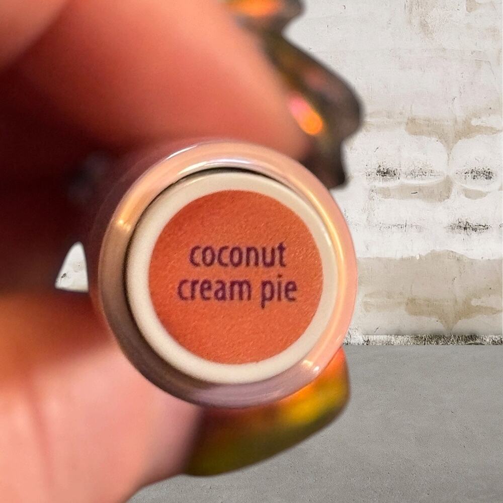 Tarte Maracuja Juicy Lip Hydrating Balm Gloss in Coconut Cream Pie NEW - Picture 2 of 4